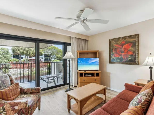 600 Neapolitan Way, Naples, FL