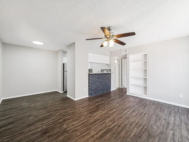 Emerson Street Apartments — Photo 5
