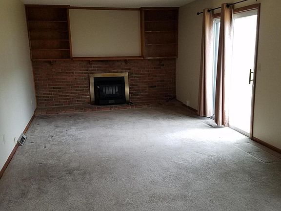 3rd image of 450 7 Pines Dr
