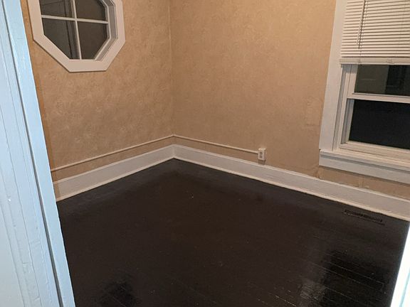 Front Bedroom 8x11
