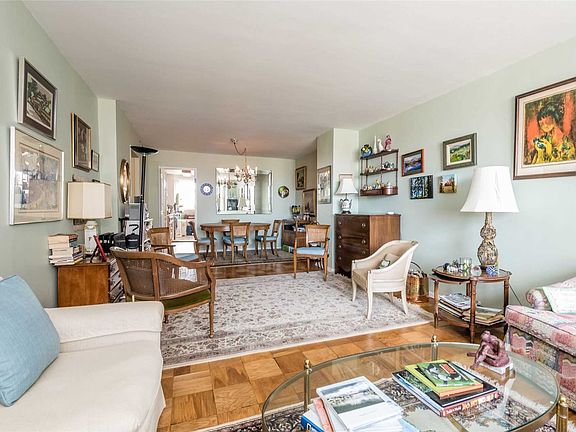 3rd image of 70-25 Yellowstone Blvd APT 8M