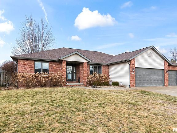 2nd image of 5217 Manhattan Dr