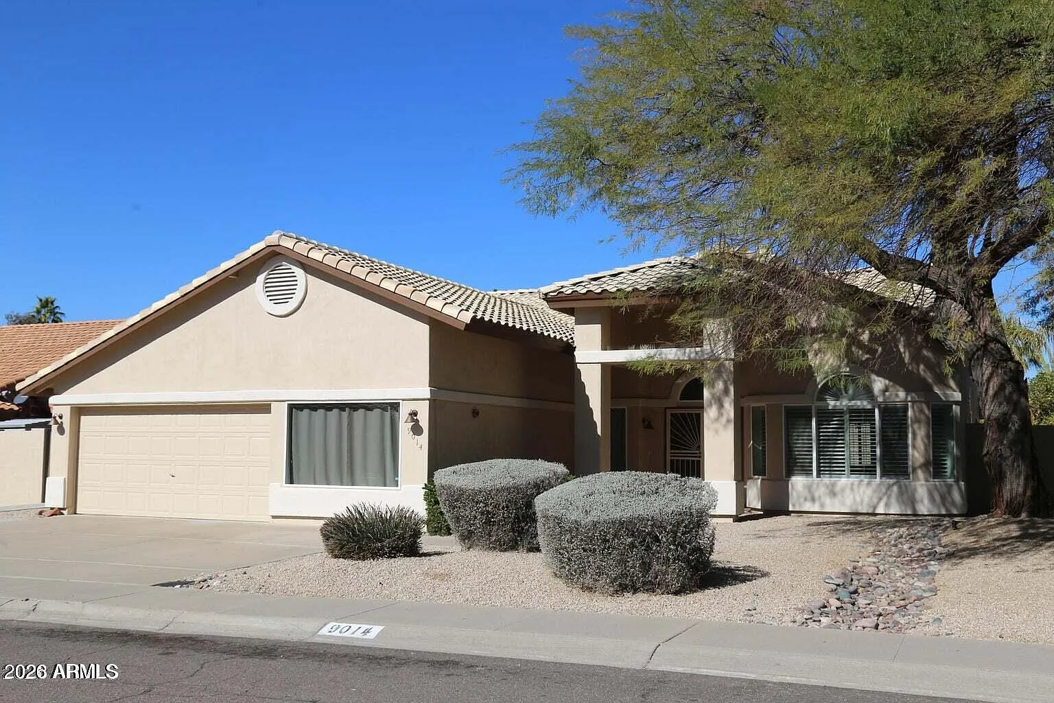 4 bed, 2.5 bath, 2218 sqft, $3,400 — Photo 2