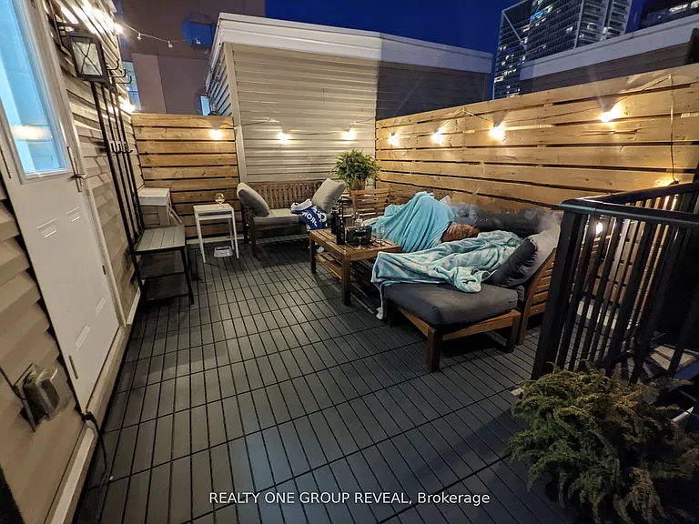 92 Strachan Ave #636 — Photo 6