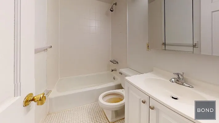 Rented by Bond New York | media 7