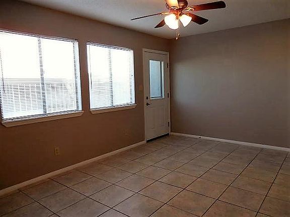 3rd image of 8443 Gulf Blvd APT B4