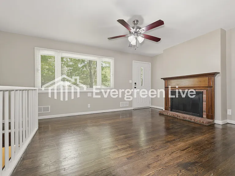 5907 E 99th Ter — Photo 3