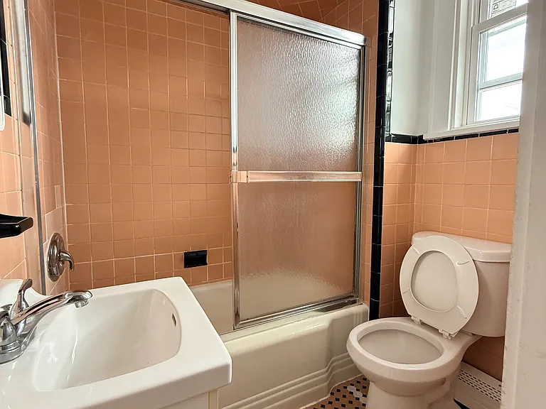 182 Farnham Ave #2 — Photo 16