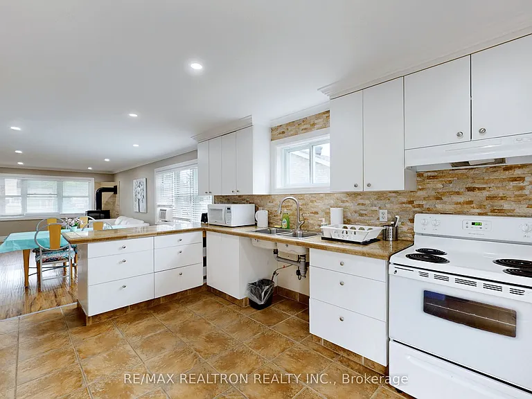 322 Miami Dr #GROUND FLR — Photo 8