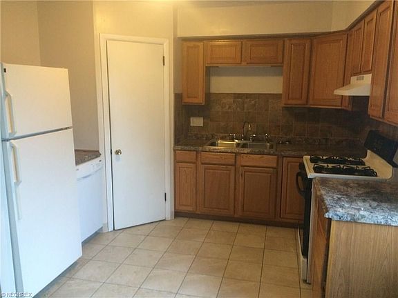 4th image of 2425 Northland St APT 1