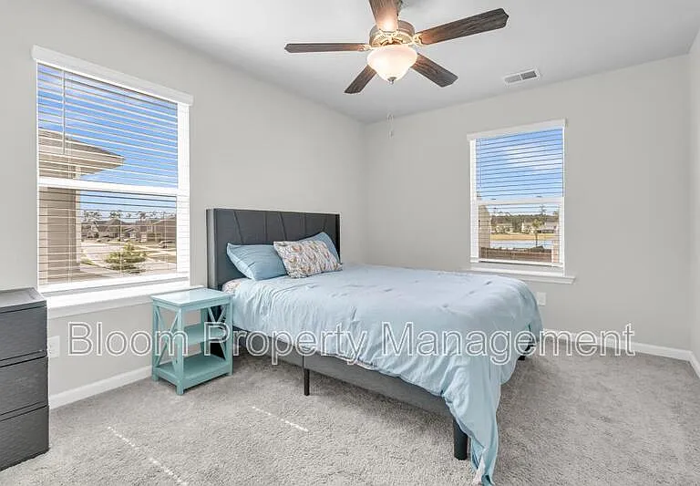 451 Carrara Dr — Photo 37