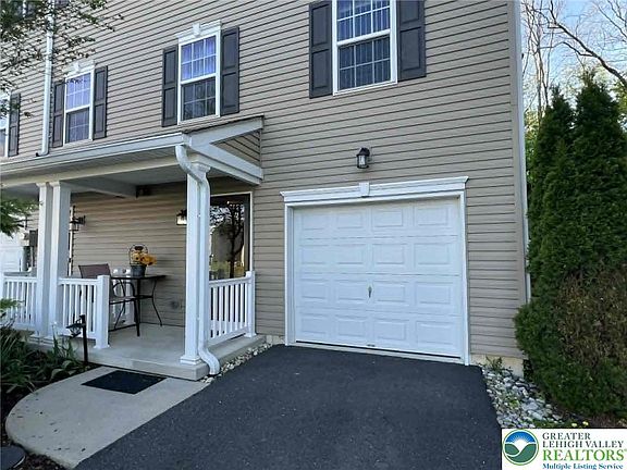 3rd image of 2290 Rising Hill Rd