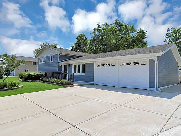 2nd image of 304 N Salem Dr
