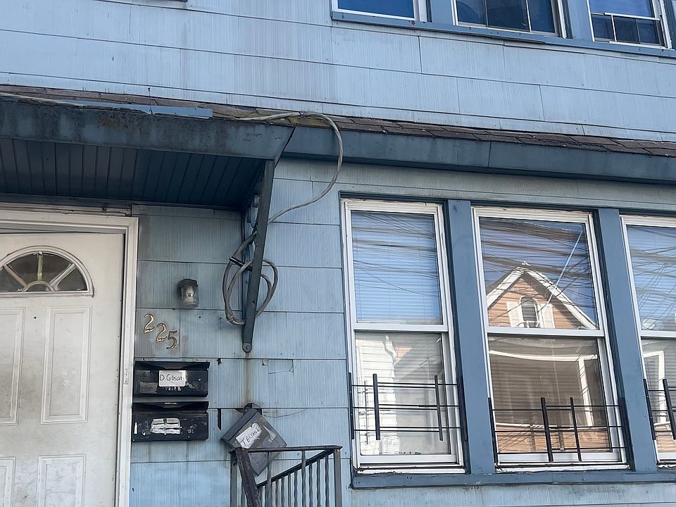 1st image of 225 Grant Ave APT 2