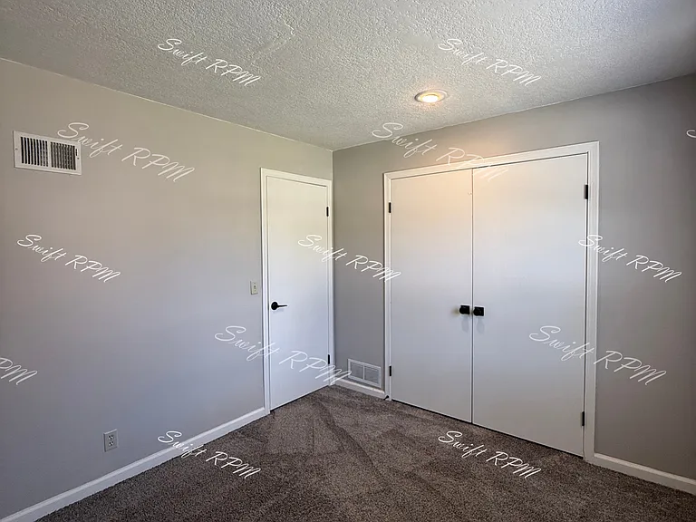 6702 W 150th St #1 — Photo 15