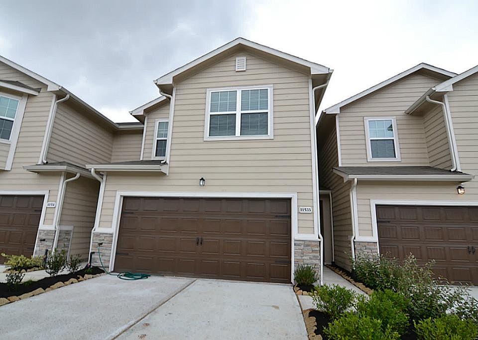 1st image of 11533 Champions Green Dr
