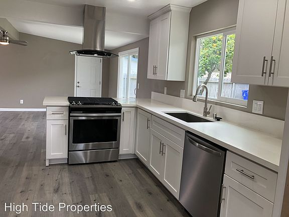 4th image of 4792 Mount Cresti Dr