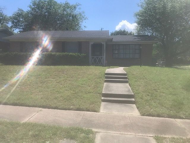 1st image of 1342 Royal Oaks Dr