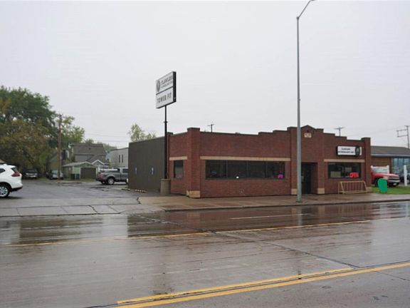 2nd image of 1613 Tower Ave #1615