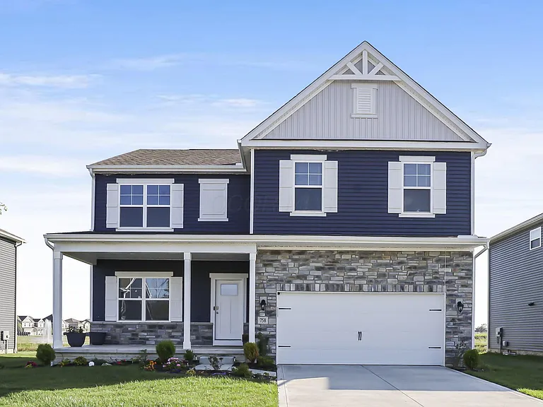 758 Leslie Dr — Photo 1