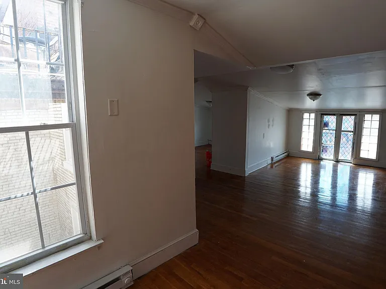 802 Cathedral St #4 — Photo 9
