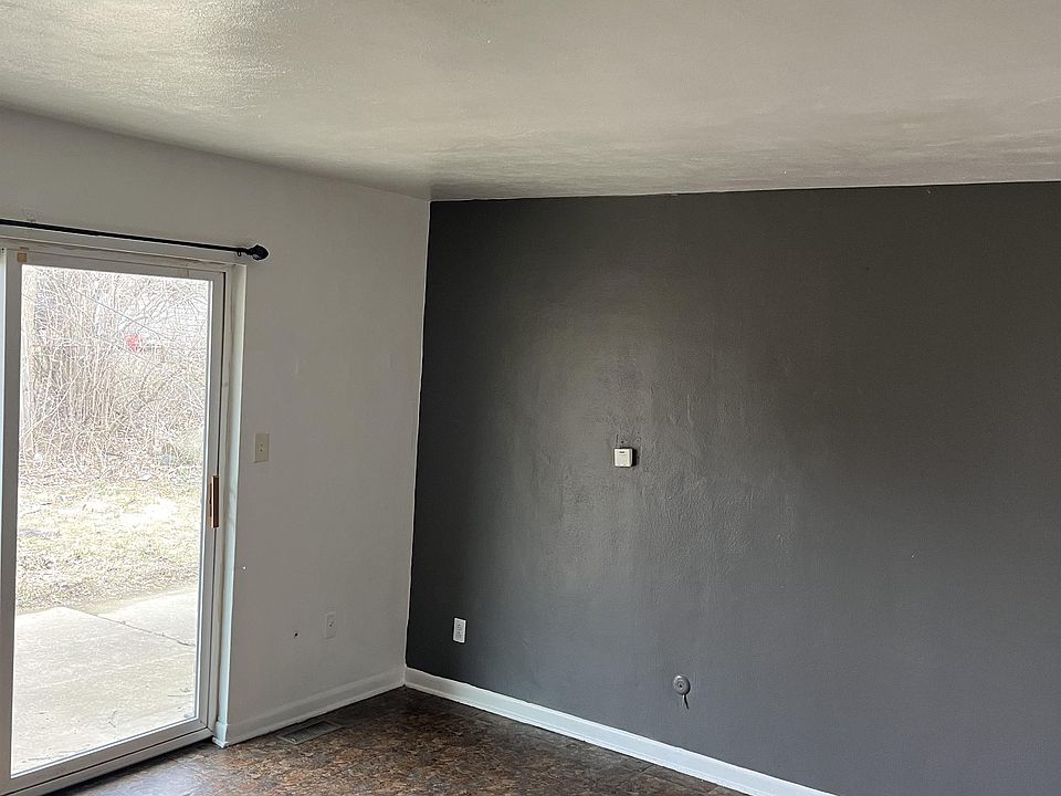 1st image of 4113 Crest Dr APT C
