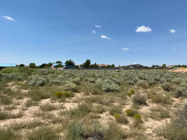 417 9th St NE, Rio Rancho, NM 87124