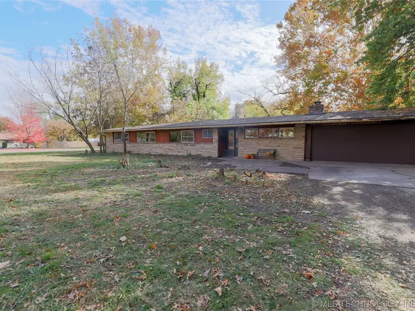 8276 E 37th Pl S, Tulsa, OK 74145