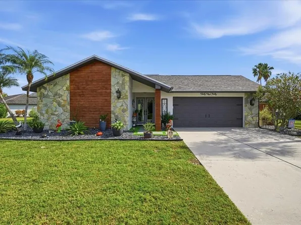 6530 Waterford Cir, Sarasota, FL 34238