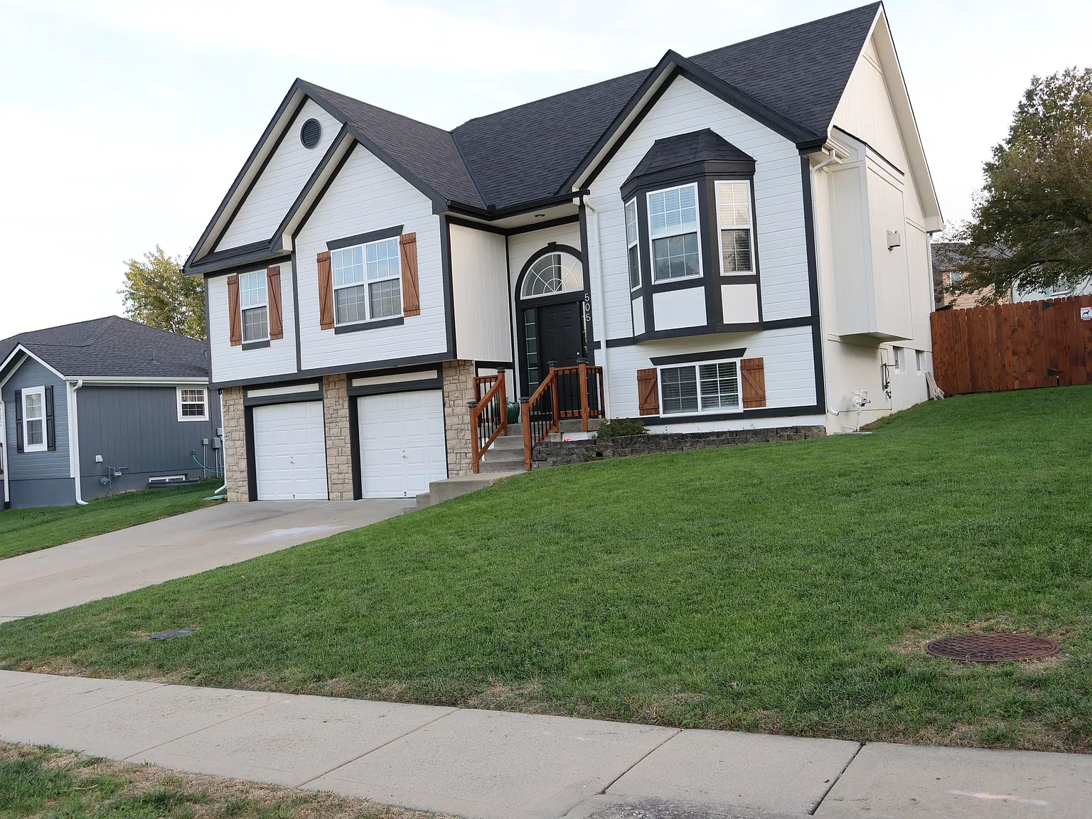 4 bed, 1738 sqft, $2,395 — Photo 3