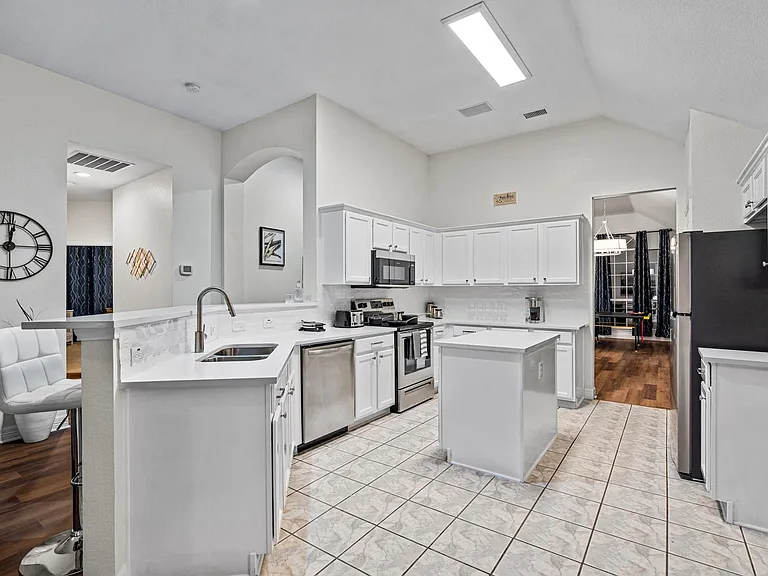 Ruth Borchardt Dr — Photo 56