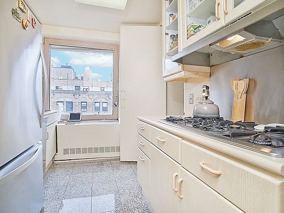 5th image of 30 E 85th St APT 15D
