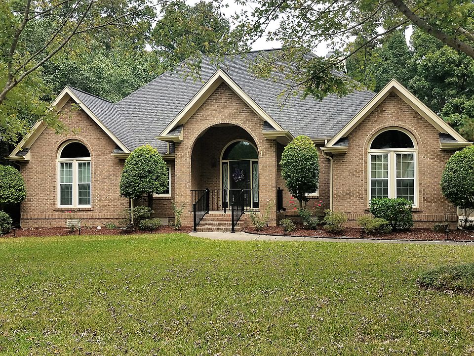 1st image of 409 Nichols Farm Dr