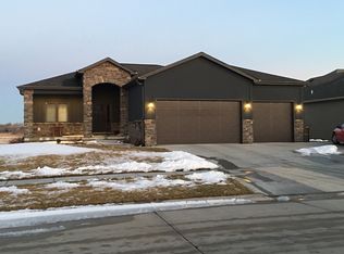 1214 Ridge Rd, Hickman, NE 68372