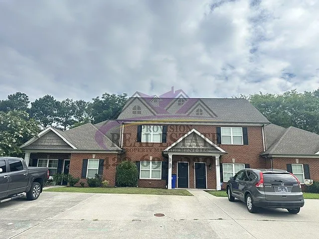 1695 Stonebriar Dr NE