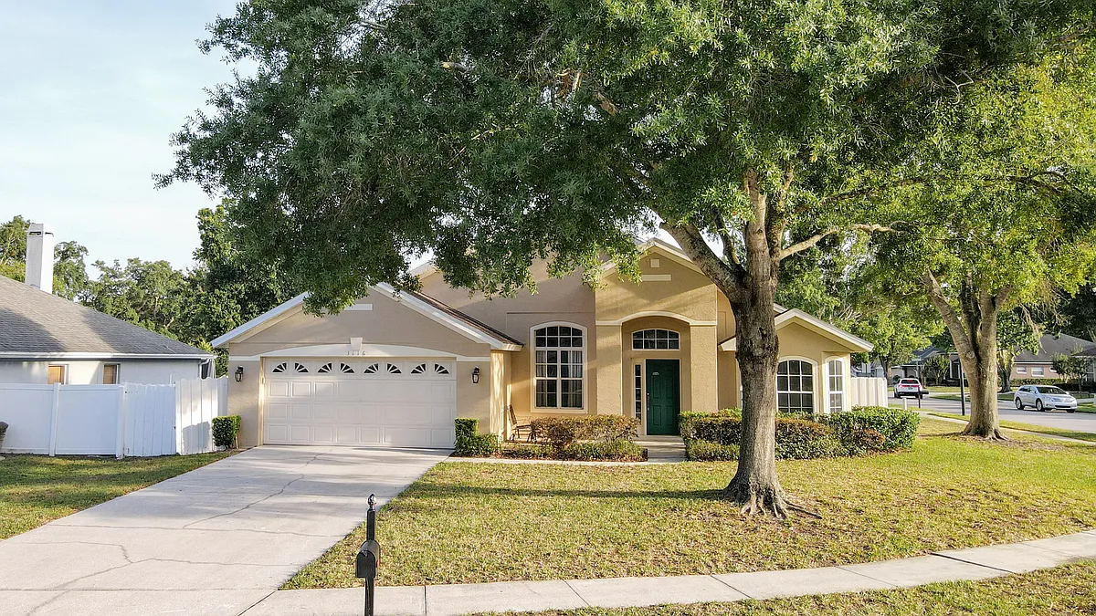 Building Photo - 3116 Floral Way E
