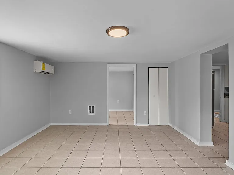 Hickory Lofts — Photo 40