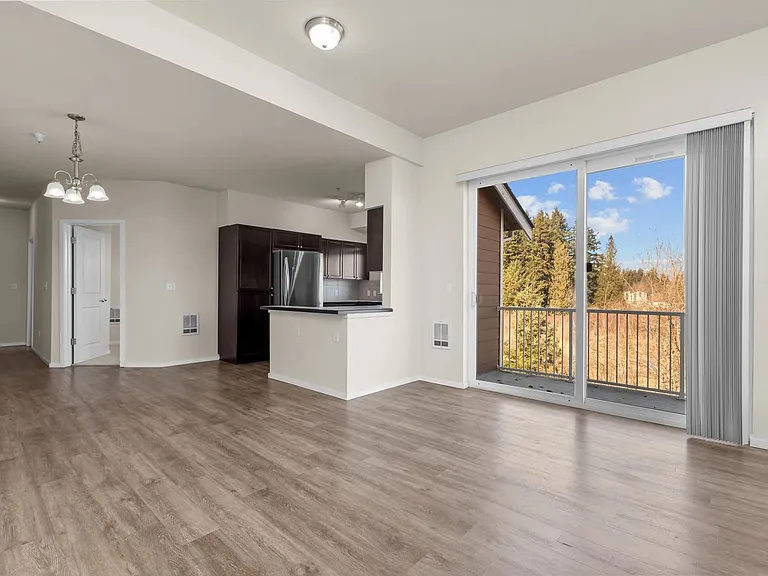 Creekside Apartments — Photo 41