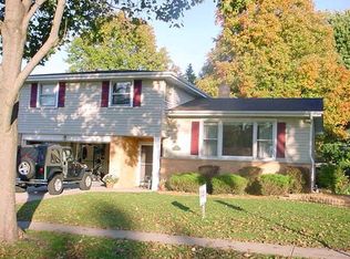 619 N Drury Ln, Arlington Heights, IL 60004