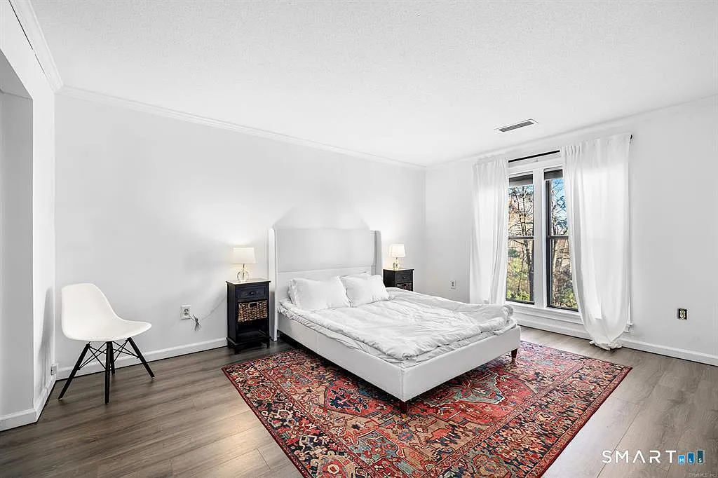 2 bed, 2.0 bath, 1306 sqft, $2,600 — Photo 4