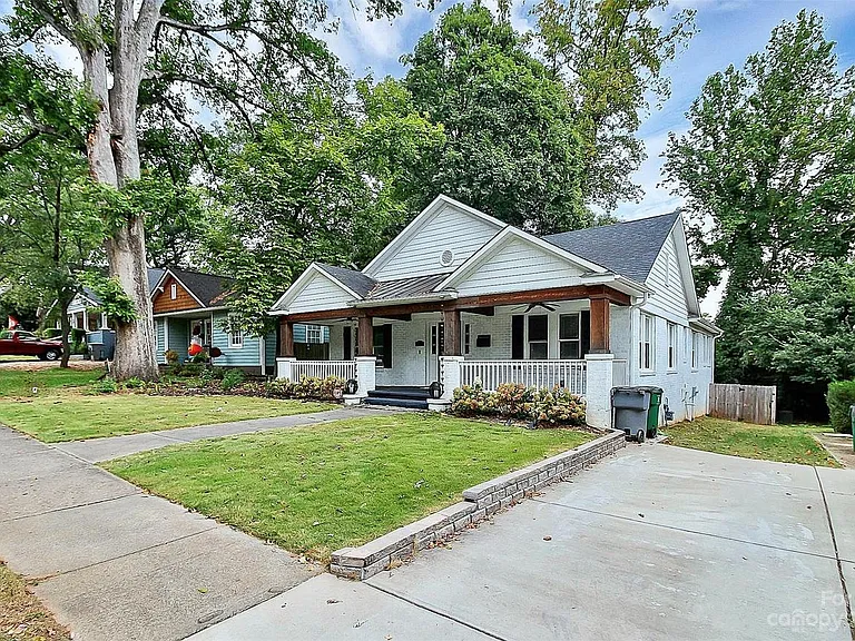 1920 Woodcrest Ave — Photo 3