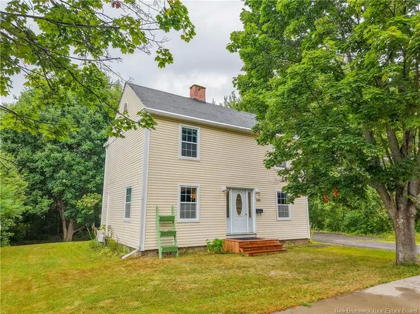 333 Sunset Dr, Fredericton, NB E3A 1B3