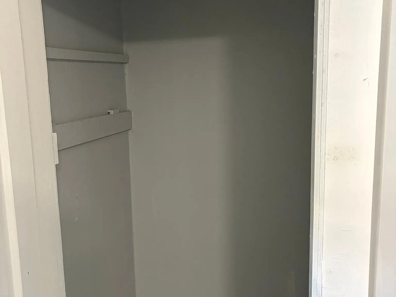 2 bed, 1.0 bath, $1,050 — Photo 4