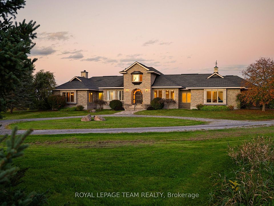 1st image of 285 Pinhey Point Rd