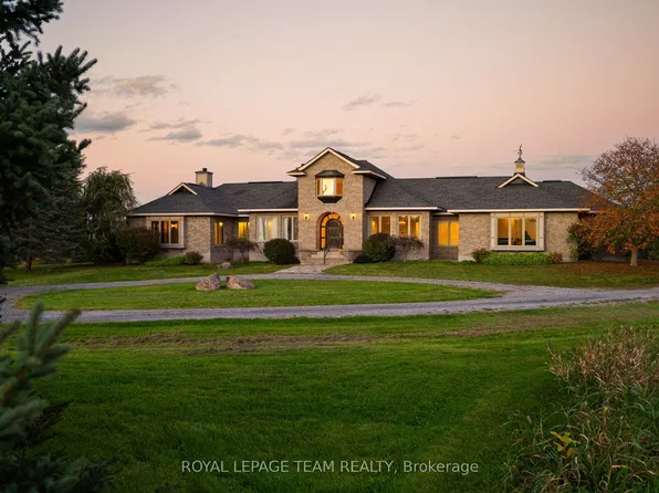 285 Pinhey Point Rd, Ottawa, ON K0A 1T0