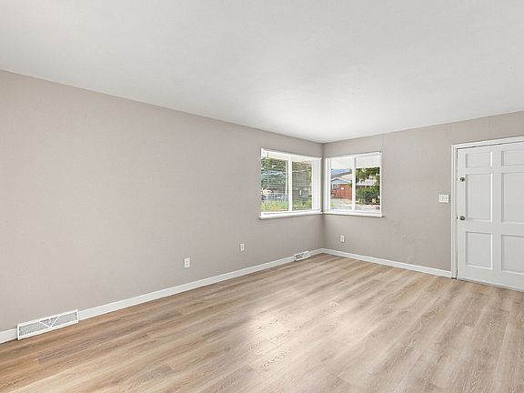 5th image of 5565 S Delaware St #5565