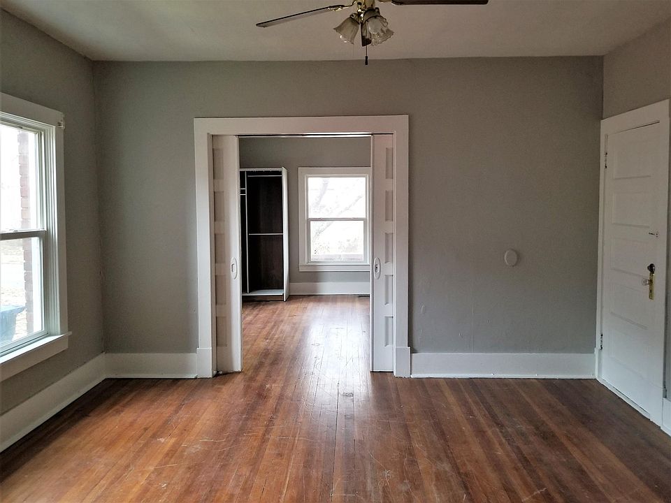 1st image of 114 N Leonard St APT 2