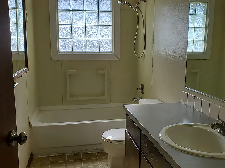 823 N Sargent Rd — Photo 17