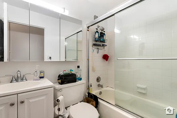 Sold by Coldwell Banker Reliable Real Estate | media 7