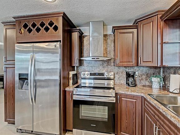 5th image of 2463 N Pineway Drive